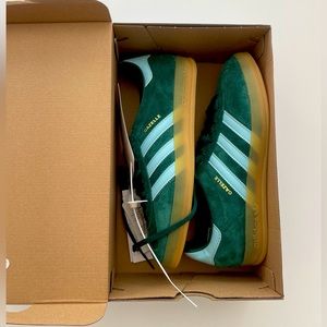 Rebaja Consumir masilla adidas | Shoes | Blue And Green Suede Adidas Gazelle Indoor Limited Edition  | Poshmark